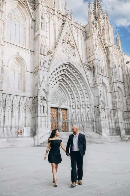 Photographer in Barcelona - Sagrada Familia portraits with a personal touch