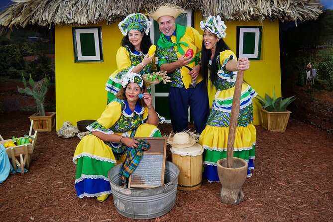 Photoshoot Activity with Traditional Curacao Attire - What makes the cultural side worthwhile
