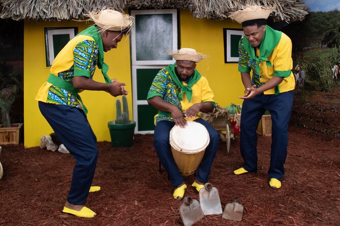Photoshoot Activity with Traditional Curacao Attire - Is the $38 price good value?