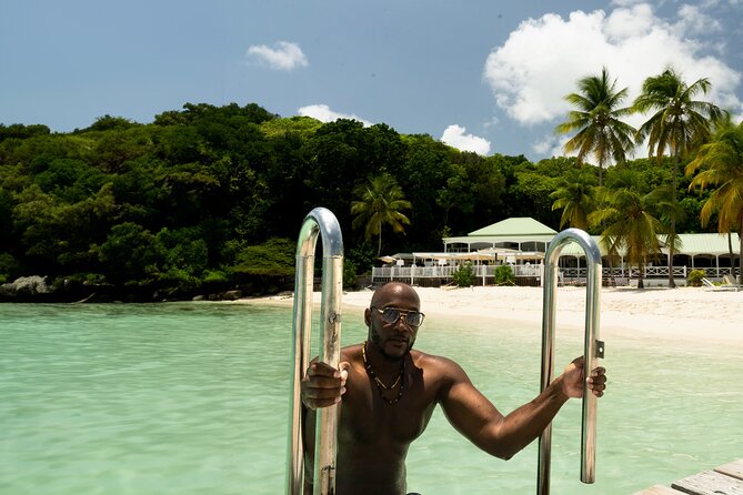 Photoshoot + Drone on a Caribbean paradise beach or day tour - Who should book this Sainte-Anne photoshoot