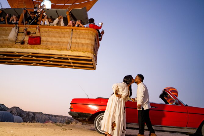 Photoshoot Experience in Cappadocia with Flying Dress - How the photographer handles posing