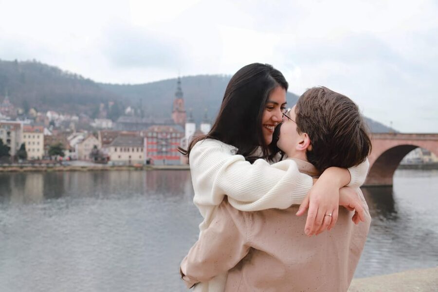 Photoshoot in beautiful Heidelberg - The Old Bridge and the castle in the frame
