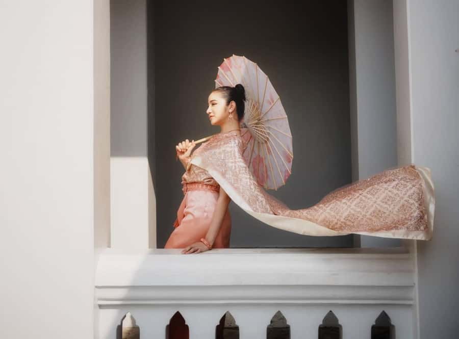 Photoshoot in Thai Costume - What Two Hours Really Includes