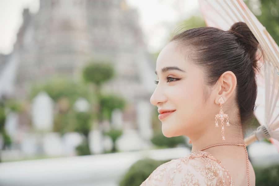 Photoshoot in Thai Costume - A Private Session for Families and Couples