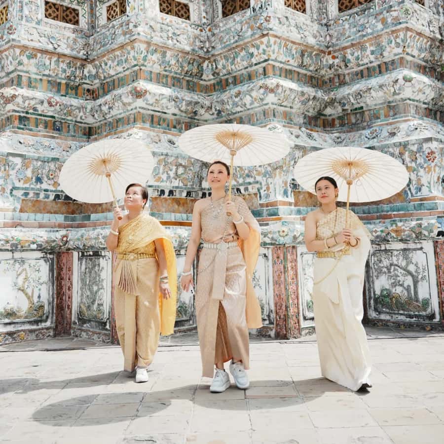 Photoshoot in Thai Costume - Practical Tips Before You Go