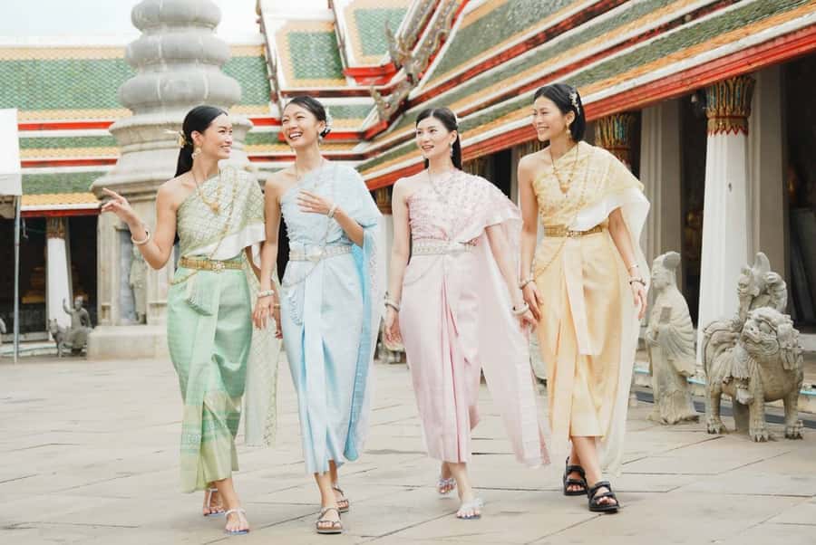 Photoshoot in Thai Costume - Posing Beside Wat Arun