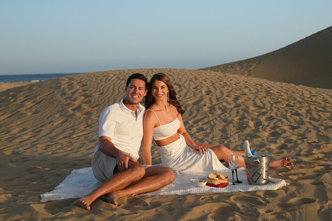 Photoshoot in the Dunes of Maspalomas - Why the Maspalomas dunes work so well for portraits