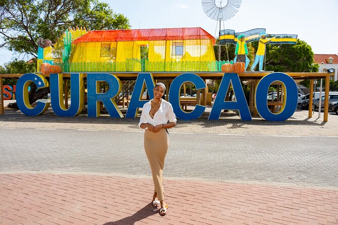 Photoshoot + Reel in Curaçao - Meeting Derek at De Rouvilleweg