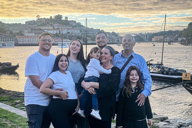 Photoshoot Session for Solo, Couples and Groups in Porto area - Practical advice before you meet at the bridge