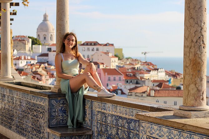 Photoshoot with a Local Professional Photographer in Lisbon - Praça do Comércio opens the photo walk