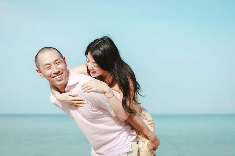 Phuket: couple photoshoot at Surin Beach - What happens during the 45-minute session