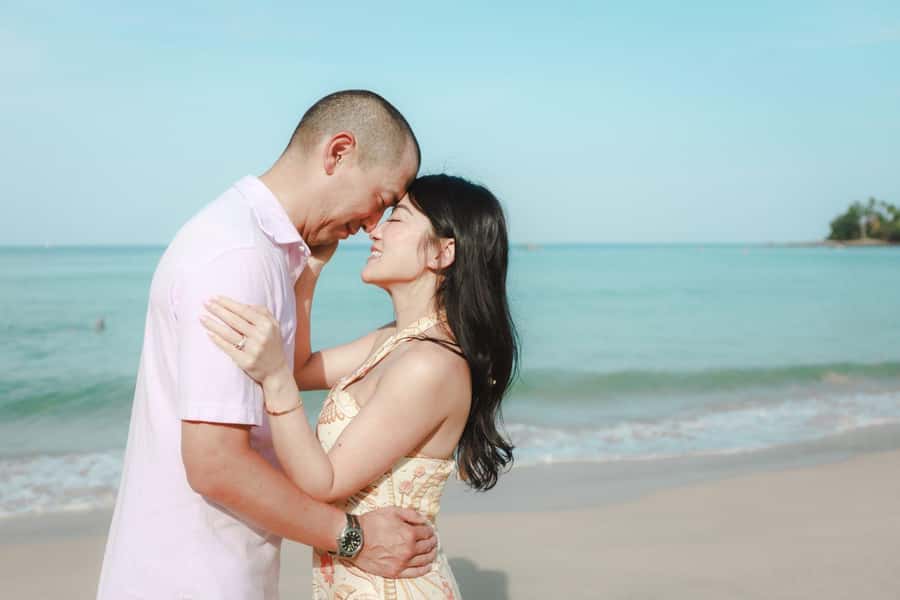 Phuket: couple photoshoot at Surin Beach - Timing, meeting point, and small details that matter