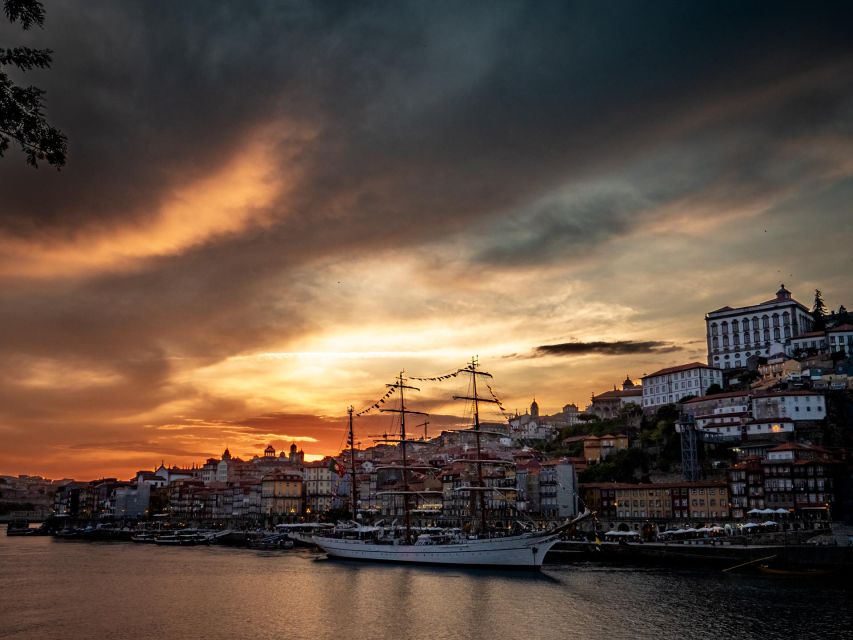 Porto: Half-Day Walking Photo Tour & Portraits - Starting at Torre dos Clérigos