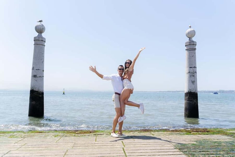 Praça do Comércio: Professional Photoshoot with a Local - Praça do Comércio and Lisbon’s yellow façades