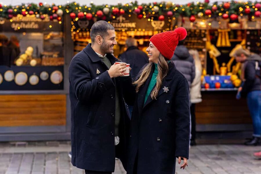 Prague: Christmas/Easter Markets Tour with Photoshoot - Christmas markets, or Easter market expectations?