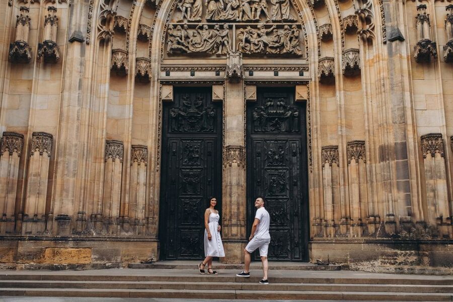 Prague: Professional Photoshoot at Prague Castle - What happens at Prague Castle