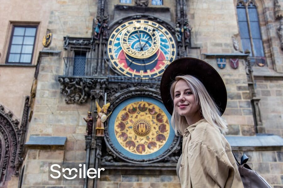 Prague: Professional Photoshoot in the Old Town - Walking through Old Town with a camera