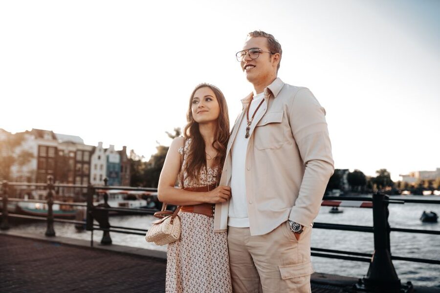 Premium Romantic Photoshoot Experience for Couples - Meeting your photographer at Huidenstraat 32