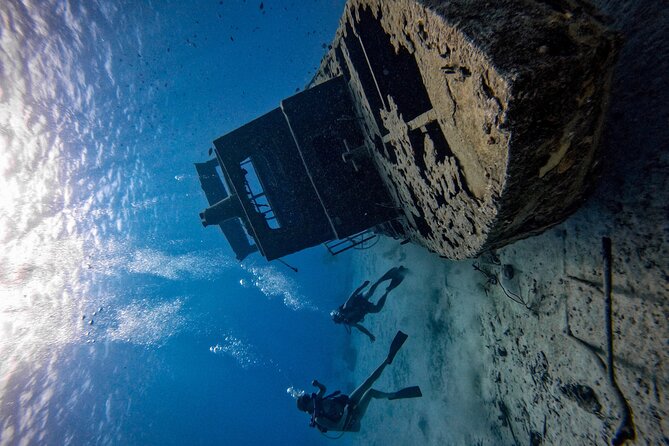 Private Dive + videographer/Photographer (Certified divers only) - Starting at Mangal HatoPos Chiquito Beach Park