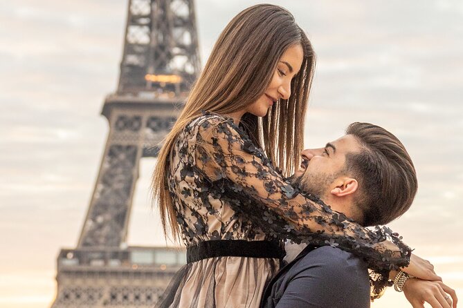 Private Guided Professional Photoshoot by the Eiffel Tower - Posing help for couples, families, and solo portraits