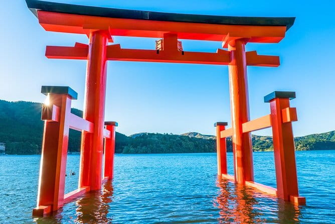 Private Hakone Kimono costume Photo Tour with Hotel Pick-up - Lake Ashi, mountain reflections, and lunch on your own