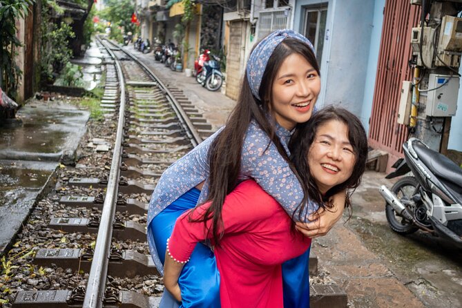 Private Hanoi Photoshoot – Iconic Spots & Hidden Gems - Old City Gate and the Old Quarter