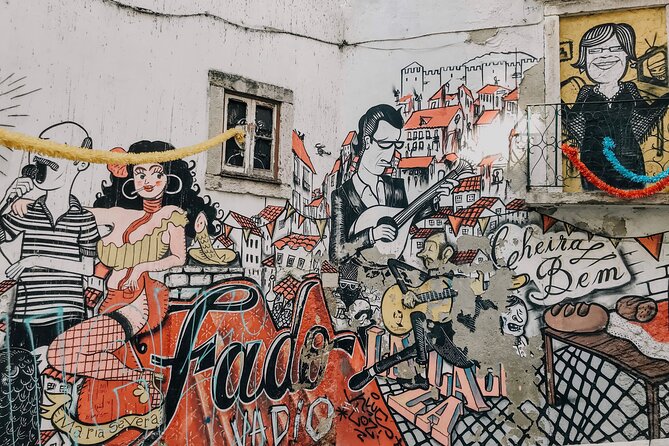 Private Highlights Photography Tour in Lisbon - Commerce Square and the Tagus-side monument