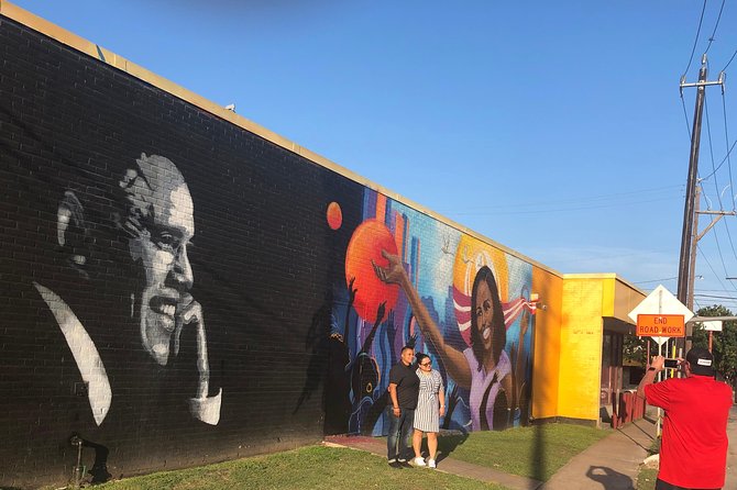 Private Houston Mural Instagram Tour by Cart - Heat, rain, traffic, and timing