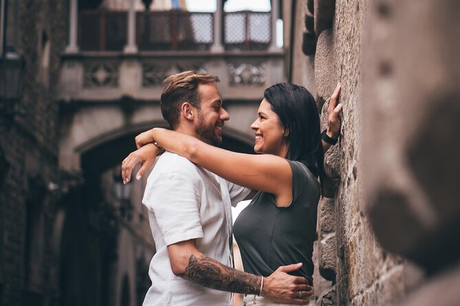 Private Iconic Barcelona Photoshoot - El Mon Neix En Cada Besada: a colorful, personal backdrop