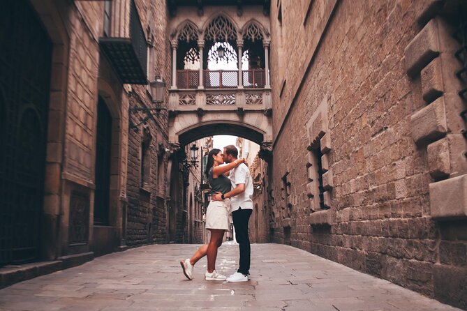 Private Iconic Barcelona Photoshoot - Plaça Reial: open space after the narrow lanes
