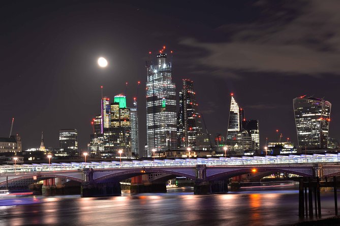 Private Night Photography Tour in London - What David teaches during the walk