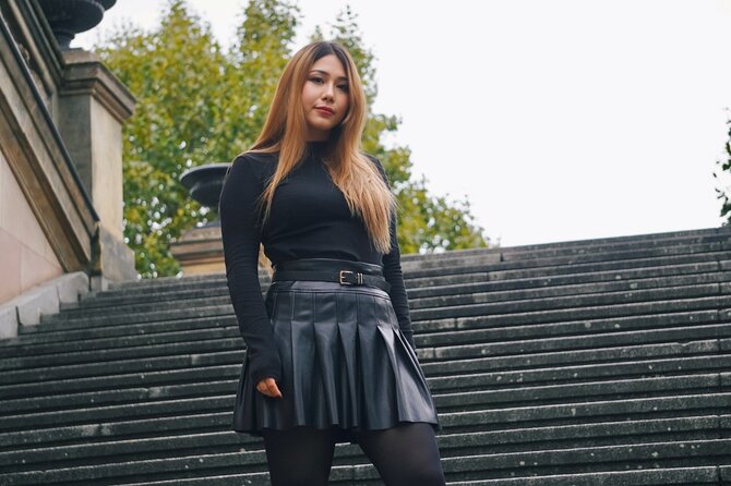 Private Photo Session in the Streets of Berlin - What Annika’s posing guidance adds
