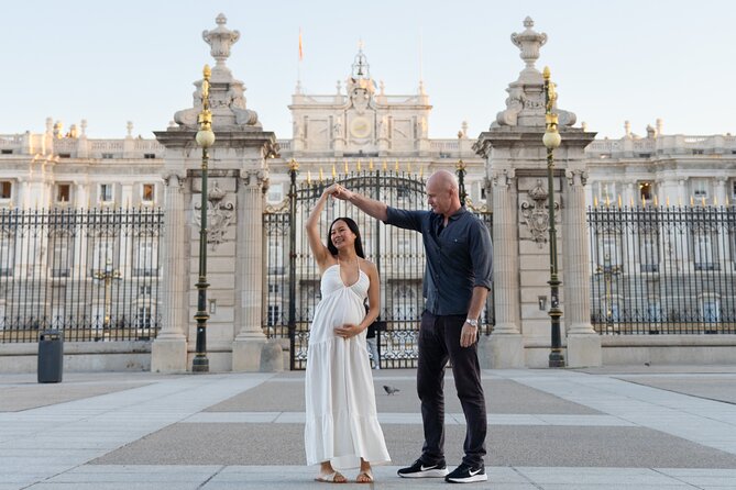 Private Photo Session Tour for Couples in Madrid - A quick taste of Mercado de San Miguel