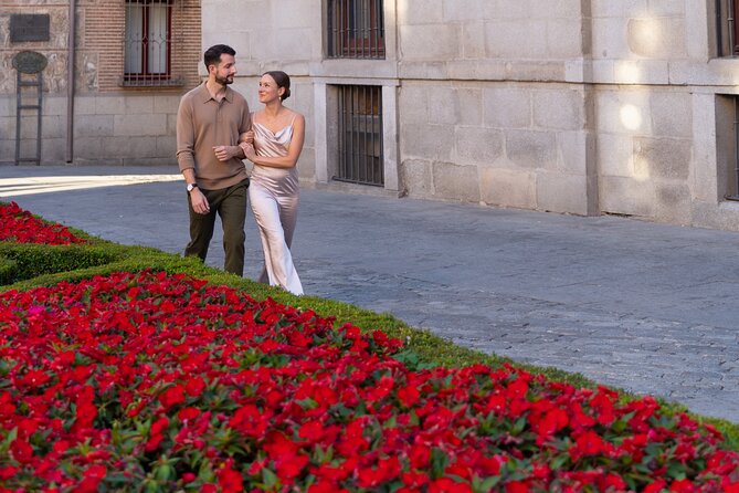 Private Photo Session Tour for Couples in Madrid - Photographs outside the Royal Palace