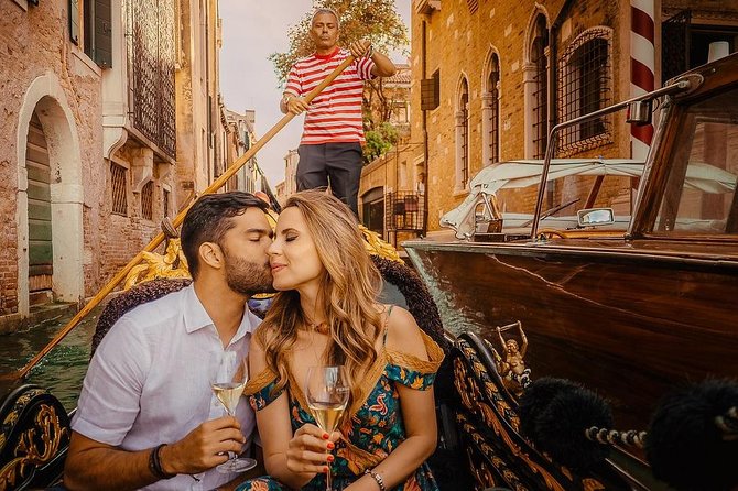 Private Photo Shoot in Venice with Gondola Ride - The photographers and guides
