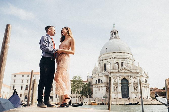 Private Photo Shoot in Venice with Gondola Ride Included - The 30-minute private gondola ride