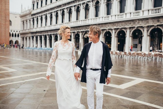 Private Photo Shoot in Venice with Gondola Ride Included - What you receive for the price