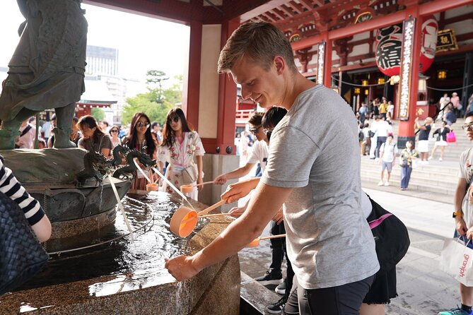 Private Photo Tour and Snapshots in Tokyo - The food connection adds more than extra sightseeing