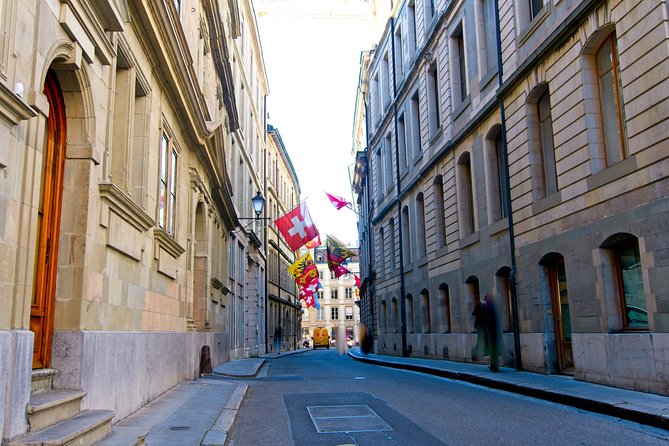 Private Photo Tour LUXE CUSTOM in Geneva - Is $278.07 a fair price?