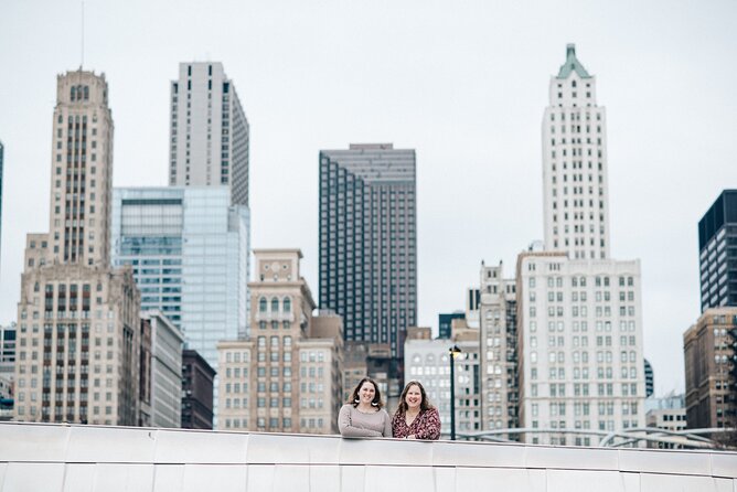 Private Photography Session with Local Photographer in Chicago - Lincoln Park for a quieter city backdrop