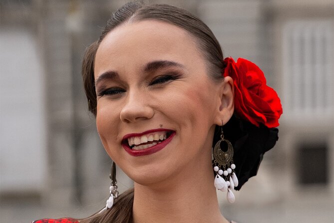 Private Photography Tour of Madrid - Almudena Cathedral adds a royal finish