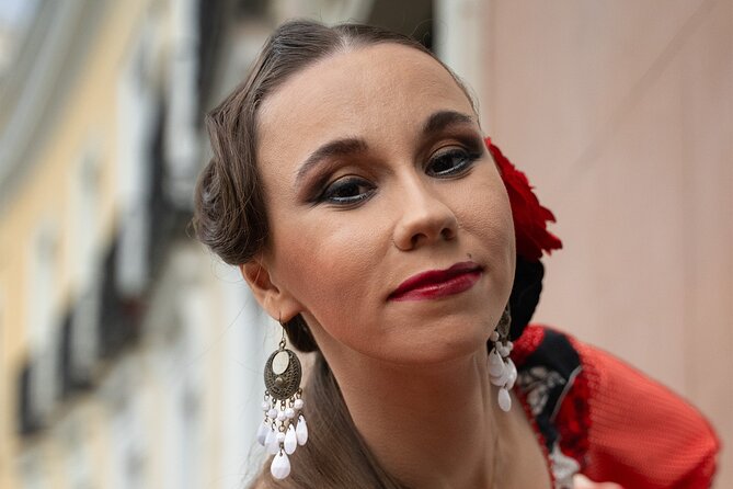 Private Photography Tour of Madrid - Starting in Sol with easy posing help