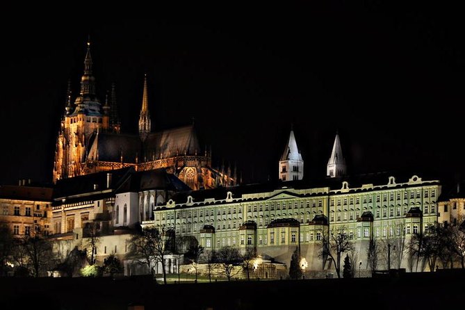 Private Photography Tour of Prague by Night - Prague Castle and the upper city