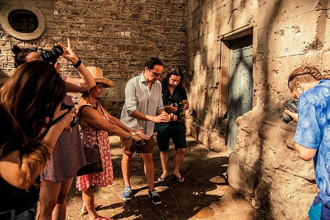 Private Photography Walking Tour with a Local - Building a visual story around the Spanish Civil War