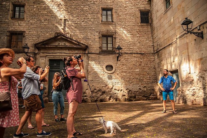 Private Photography Walking Tour with a Local - Barcelona, famous artists, and better ways to frame a scene