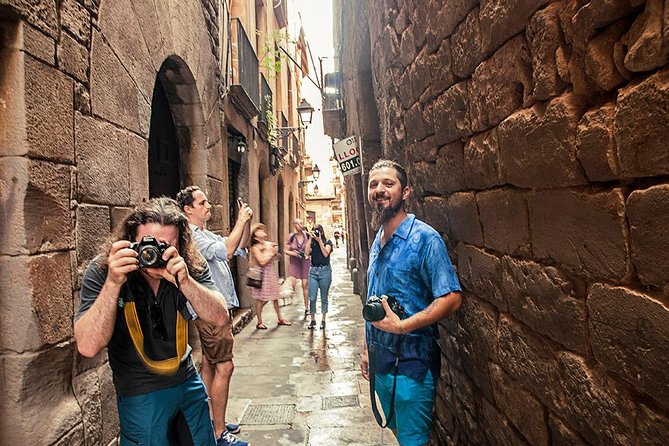 Private Photography Walking Tour with a Local - Catalan culture and the one-photo challenge