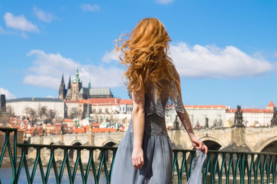 Private photoshoot in Prague - Old Town: short walk, changing backgrounds