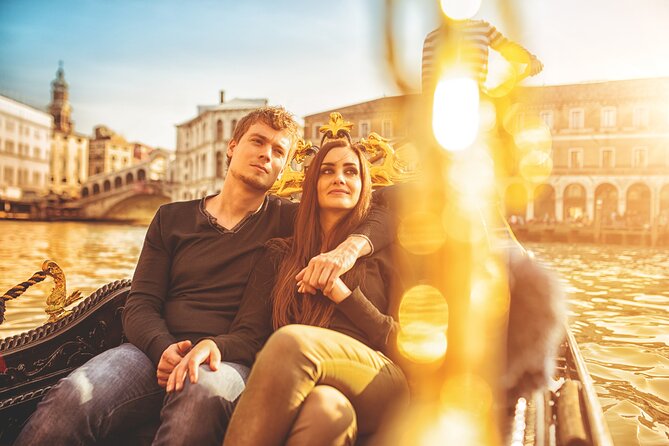 Private Photoshoot on Personal Gondola in Venice - What the photographers do well