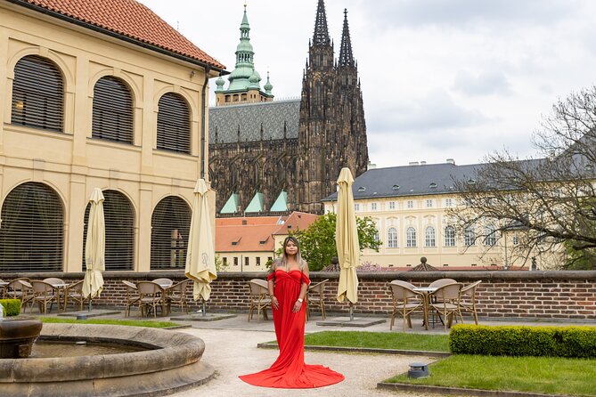 Private Photoshoot Tour in Prague - Ending in Malá Strana with trams and St. Nicholas