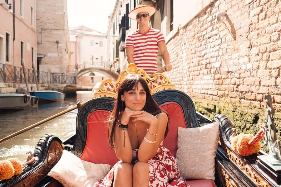 Private Professional Photoshoot in Venice - Price, Package Choices, and Overall Value